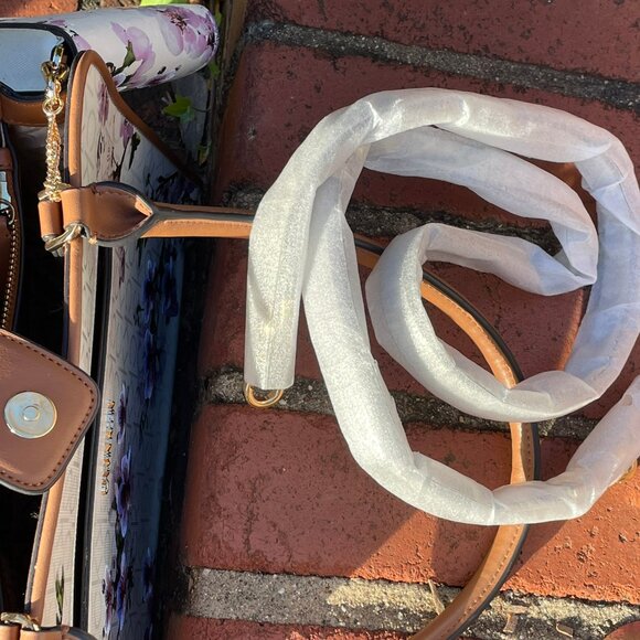 NWT Calvin Klein Cherry Blossom Tote w/Matching Card Case - Embroidered - Picture 11 of 16